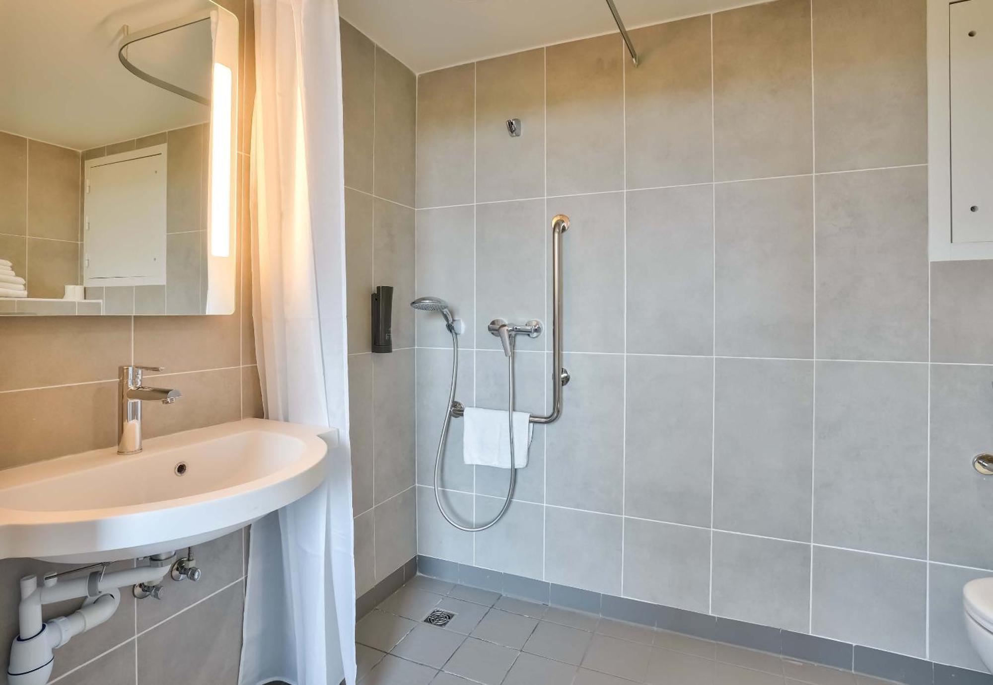 B&B Hotel Paris Porte D'Orleans Монруж Экстерьер фото